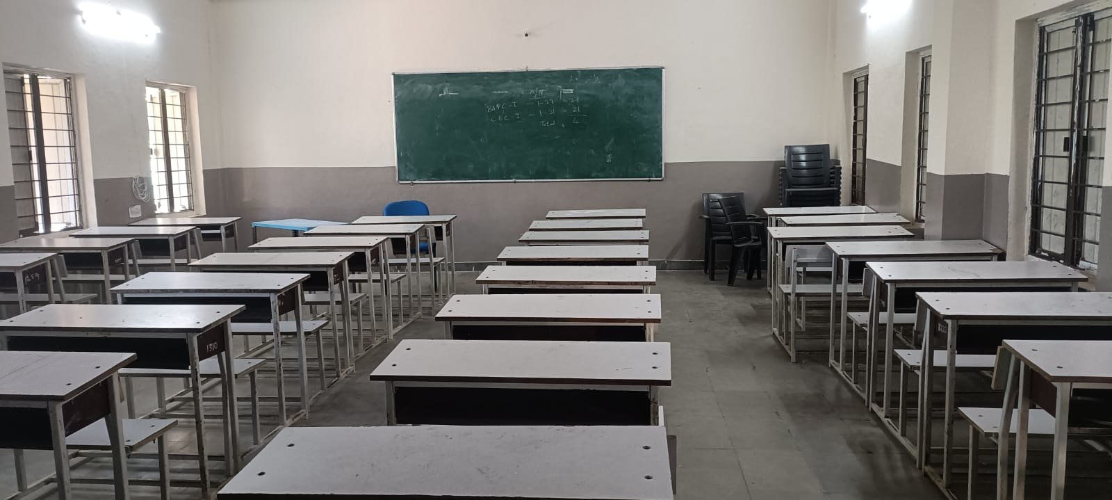 Corridor / empty classroom
